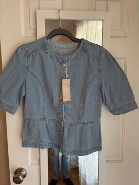 NWT Emery Rose women’s denim peplum short sleeve jacket/shirt